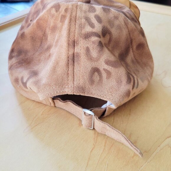 JJH1 Gorgeous Hand-Painted Leopard Suede Baseball Cap w/ Flowers Tan main image 5